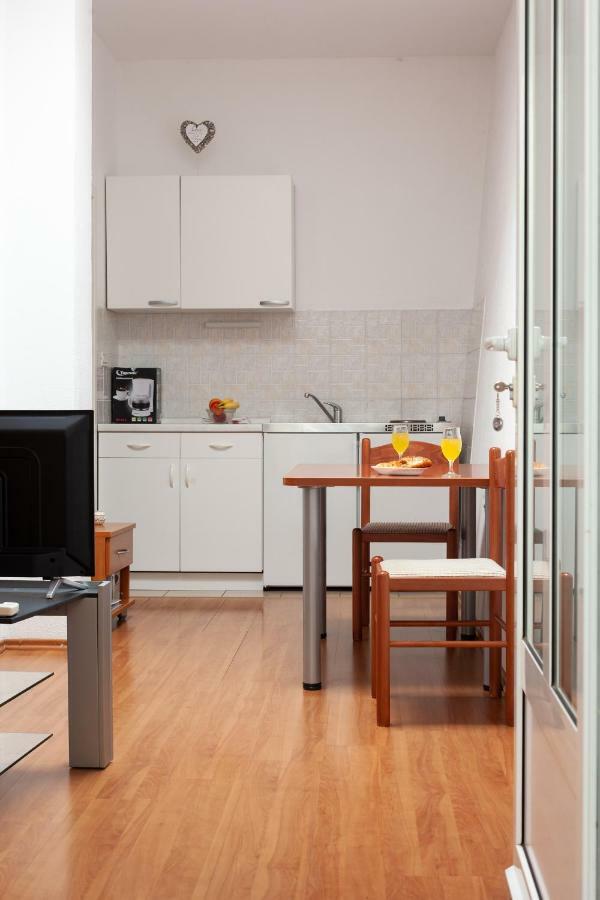 Apartments R Макарска Екстериор снимка