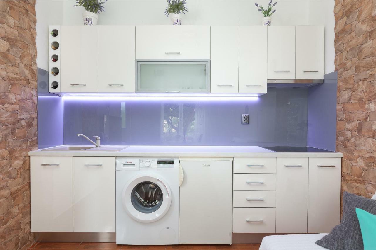 Apartments R Макарска Екстериор снимка