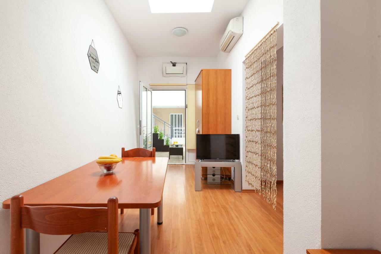 Apartments R Макарска Екстериор снимка